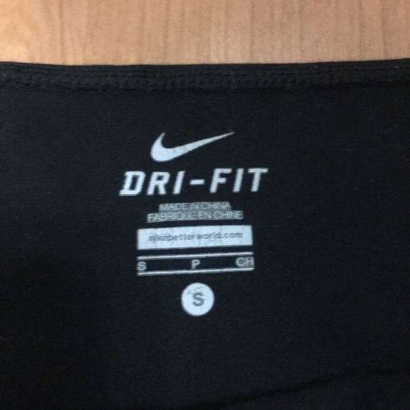 Women’s Nike capri - Picture 2 of 2